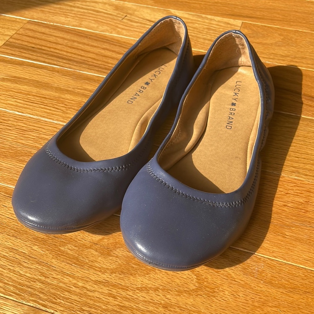 Lucky Brand size 8 navy flats.